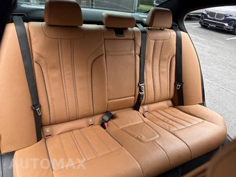 2022 BMW 5 Series Sedan M550i xDrive - miniatura 36