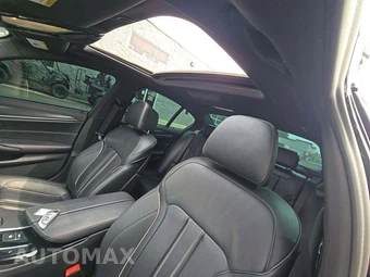 2022 BMW 5 Series Sedan M550i xDrive - miniatura 11