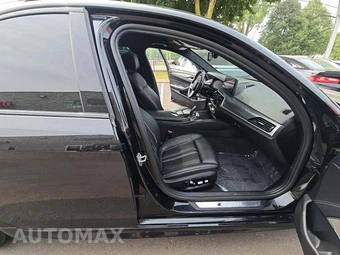2022 BMW 5 Series Sedan M550i xDrive - miniatura 18