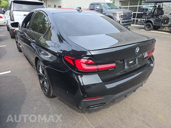 2022 BMW 5 Series Sedan M550i xDrive - miniatura 2