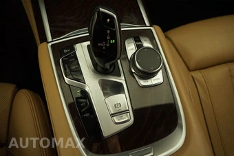 2022 BMW 7 Series Sedan 740i M SPORT LINE - miniatura 17