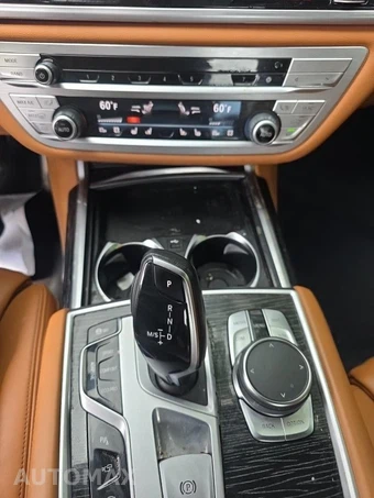 2022 BMW 7 Series Sedan 750Li xDrive - miniatura 38
