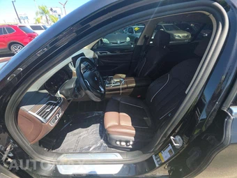 2022 BMW 7 Series Sedan 750Li xDrive - miniatura 3