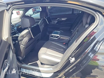 2022 BMW 7 Series Sedan M760i xDrive - miniatura 13