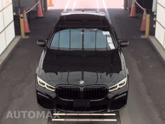 2022 BMW 7 Series Sedan M760i xDrive - miniatura 2