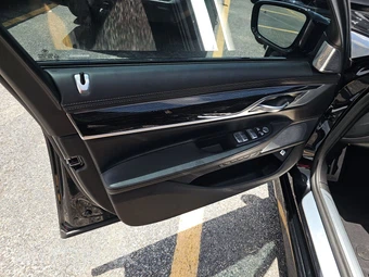 2022 BMW 7 Series Sedan M760i xDrive - miniatura 9