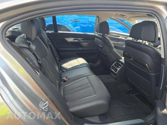 2022 BMW 7 Series Sedan M760i xDrive - miniatura 16