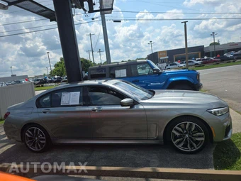 2022 BMW 7 Series Sedan M760i xDrive - miniatura 4