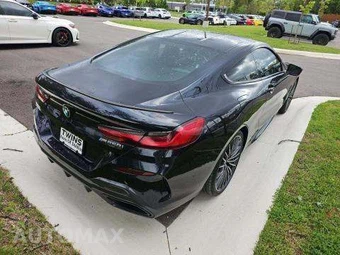 2022 BMW 8 Series Coupe M850i xDrive - miniatura 3