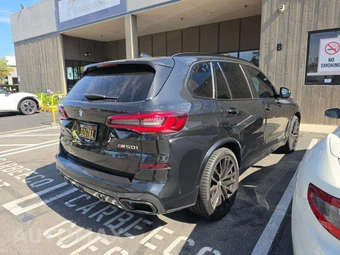 2022 BMW X5 Sports Activity Vehicle M50i - miniatura 3