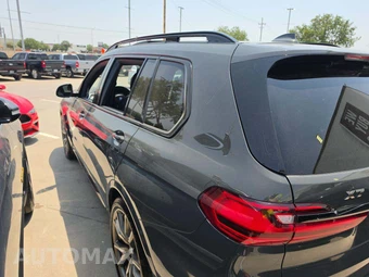 2022 BMW X7 Sports Activity Vehicle M50i - miniatura 2