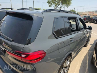 2022 BMW X7 Sports Activity Vehicle M50i - miniatura 3