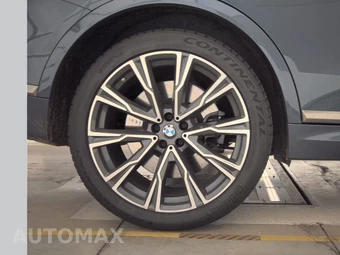 2022 BMW X7 Sports Activity Vehicle M50i - miniatura 11