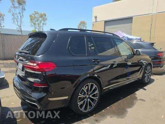 2022 BMW X7 Sports Activity Vehicle M50i - miniatura 3