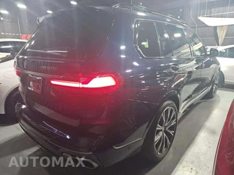 2022 BMW X7 Sports Activity Vehicle M50i - miniatura 3