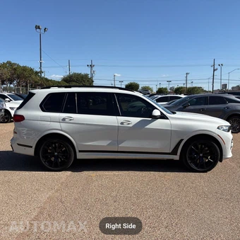 2022 BMW X7 Sports Activity Vehicle M50i - miniatura 4