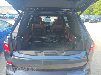 2022 BMW X7 Sports Activity Vehicle M50i - miniatura 17