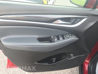2022 Buick Enclave Essence 1SL – miniatura 9