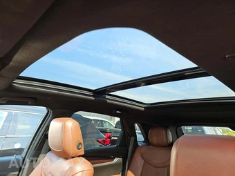 2022 Cadillac XT5 Sport - miniatura 11