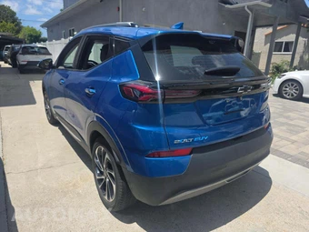 2022 Chevrolet Bolt EUV Premier 2LZ - miniatura 2