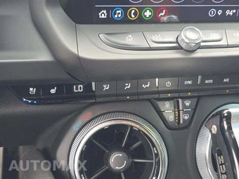 2022 Chevrolet Camaro ZL1 Coupe 1SE - miniatura 31