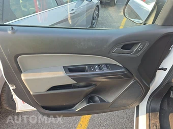 2022 Chevrolet Colorado WT Crew Cab Medium Bed 4WT - miniatura 9