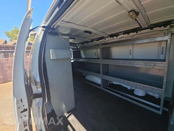 2022 Chevrolet Express 2500 Cargo Van 1WT 135.2" WB - miniatura 16