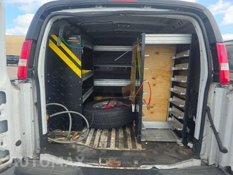 2022 Chevrolet Express 2500 Cargo Van 1WT 135.2" WB - miniatura 16