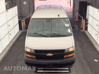 2022 Chevrolet Express 2500 Cargo Van 1WT 135.2" WB - miniatura 2