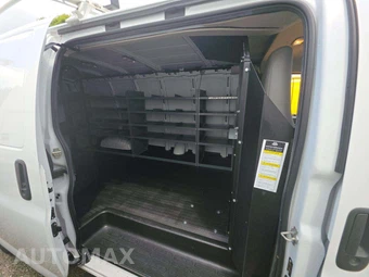2022 Chevrolet Express 3500 Cargo Van 1WT 155.2" WB - miniatura 16