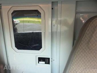 2022 Chevrolet Express 3500 Cutaway 1WT - miniatura 13