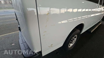 2022 Chevrolet Express 3500 Passenger Van LS 1LS 155.1" WB - miniatura 24