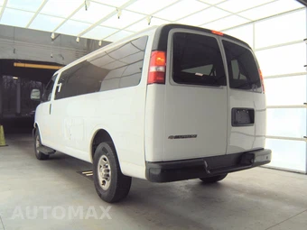 2022 Chevrolet Express 3500 Passenger Van LS 1LS 155.1" WB - miniatura 6