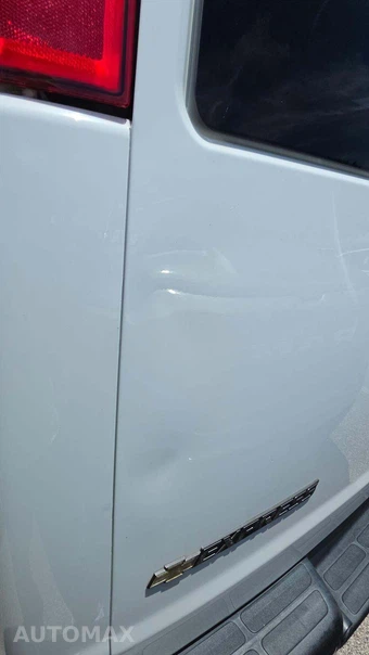 2022 Chevrolet Express 3500 Passenger Van LS 1LS 155.1" WB - miniatura 22