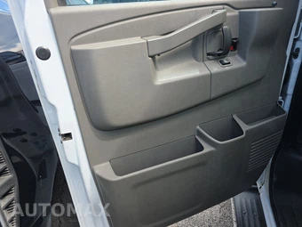 2022 Chevrolet Express 3500 Passenger Van LS 1LS 155.1" WB - miniatura 9