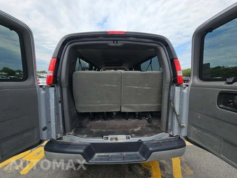 2022 Chevrolet Express 3500 Passenger Van LT 1LT 155.1" WB - miniatura 15