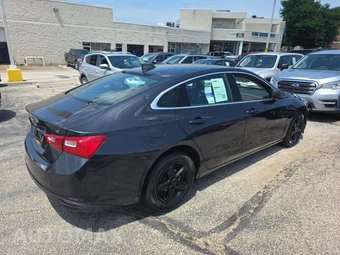 2022 Chevrolet Malibu LS 1LS - miniatura 3