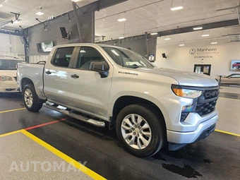 2022 Chevrolet Silverado 1500 Custom Crew Cab Short Bed 1CX - miniatura 3