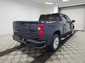 2022 Chevrolet Silverado 1500 Custom Crew Cab Short Bed 1CX - miniatura 4