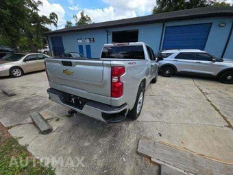 2022 Chevrolet Silverado 1500 Custom Crew Cab Short Bed 1CX - miniatura 3