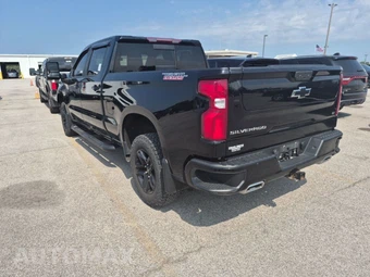 2022 Chevrolet Silverado 1500 LT Trail Boss Crew Cab Medium Bed 2LT - miniatura 2