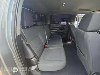 2022 Chevrolet Silverado 1500 LTD Custom Crew Cab Short Bed 1CX - miniatura 13