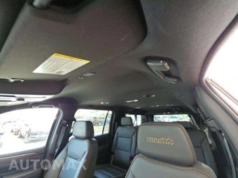 2022 Chevrolet Suburban High Country 3LZ - miniatura 11