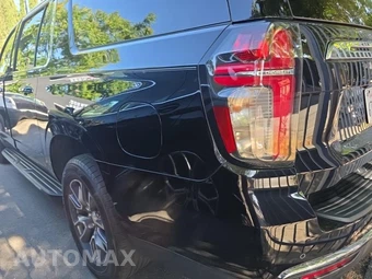 2022 Chevrolet Suburban LT 1LT - miniatura 6