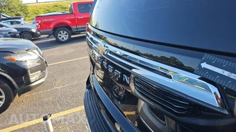 2022 Chevrolet Suburban LT 1LT - miniatura 28