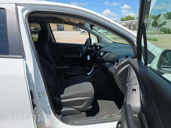 2022 Chevrolet Trax LS 1LS – miniatura 15