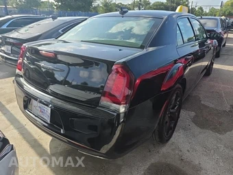 2022 Chrysler 300 Touring - miniatura 4
