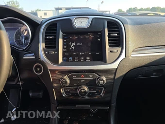 2022 Chrysler 300 Touring - miniatura 11