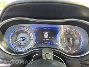 2022 Chrysler 300 Touring - miniatura 12