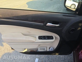 2022 Chrysler 300 Touring - miniatura 9
